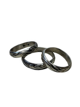 Load image into Gallery viewer, JW STERLING SILVER THICK ELEGANT NATURE INSPIRED STACKING RING