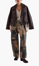 Load image into Gallery viewer, FREE PEOPLE ILLUSIONS PRINTED RELAXED JEANS - INDIGO COMBO