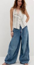 Load image into Gallery viewer, FREE PEOPLE WESTWARD DEMI JEAN