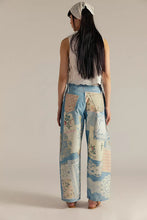 Load image into Gallery viewer, FREE PEOPLE ILLUSIONS PRINTED RELAXED JEANS - SKY COMBO