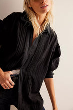 Load image into Gallery viewer, FREE PEOPLE TUXY VIBES SHIRT - BLACK