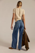 Load image into Gallery viewer, FREE PEOPLE NIA BOYFRIEND JEANS