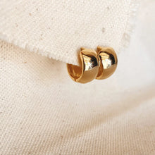 Load image into Gallery viewer, CAMPFIRE COUTURE GOLD SMALL CHUNKY CLICKER HOOP