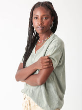 Load image into Gallery viewer, ELECTRIC & ROSE CHASE V-NECK TEE - ACID SAGE