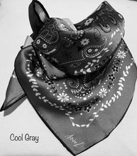 Load image into Gallery viewer, AMERICAN VINTAGE BANDANA DOUBLE-SIDED
