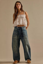 Load image into Gallery viewer, FREE PEOPLE MOXIE PULL ON BARREL JEANS
