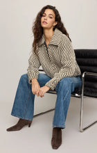 Load image into Gallery viewer, Z SUPPLY DUNAWAY BUBBLE JACKET
