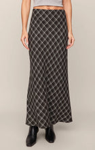 Load image into Gallery viewer, Z SUPPLY EUROPA PLAID SKIRT

