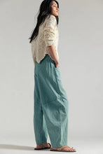 Load image into Gallery viewer, FREE PEOPLE SOMETHING GOOD PULL ON BARREL PANT
