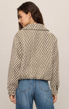 Load image into Gallery viewer, Z SUPPLY DUNAWAY BUBBLE JACKET
