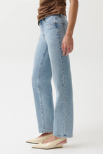 Load image into Gallery viewer, PISTOLA ALEKS MID RISE STRAIGHT LONG JEANS
