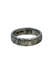Load image into Gallery viewer, JW STERLING SILVER ENGRAVED FLORAL STACKER RING
