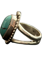 Load image into Gallery viewer, JW STERLING SILVER SMALL TURQUOISE RING - 7.25
