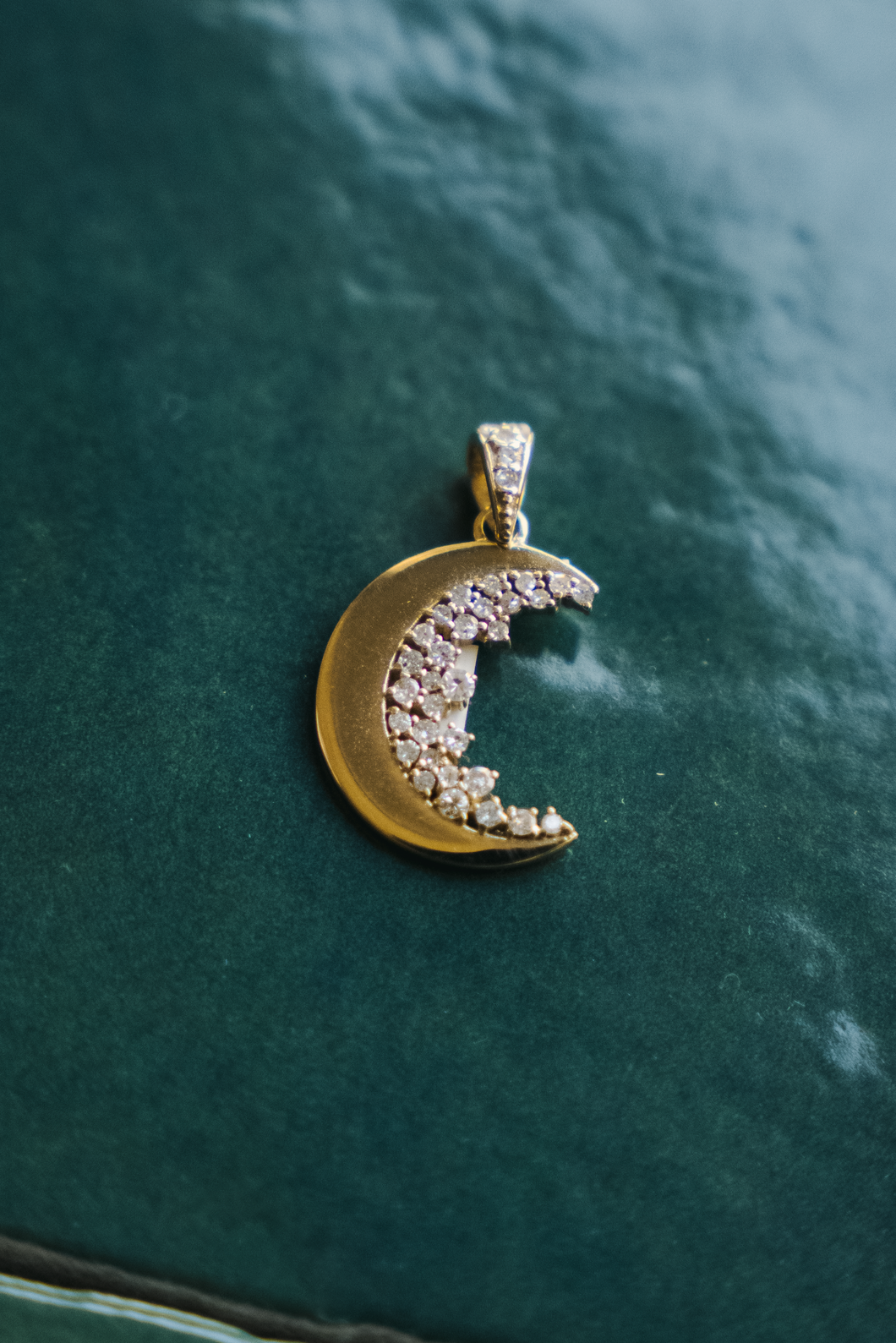 14K GOLD CHARM, DIAMOND MOON PENDANT