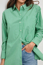 Load image into Gallery viewer, RAILS ELSA SHIRT - KELLY WHITE STRIPE
