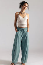 Load image into Gallery viewer, FREE PEOPLE SOMETHING GOOD PULL ON BARREL PANT
