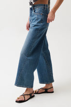 Load image into Gallery viewer, PISTOLA KYRA HIGH RISE BOWED ANKLE JEANS
