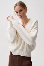 Load image into Gallery viewer, PISTOLA NIKA SWEATER
