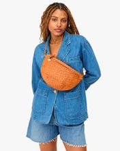 Load image into Gallery viewer, CLARE V. GRANDE FANNY PURSE
