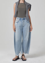 Load image into Gallery viewer, CITIZENS OF HUMANITY HORSESHOE JEANS

