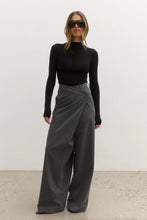 Load image into Gallery viewer, BAYSE ANISA TURTLE NECK
